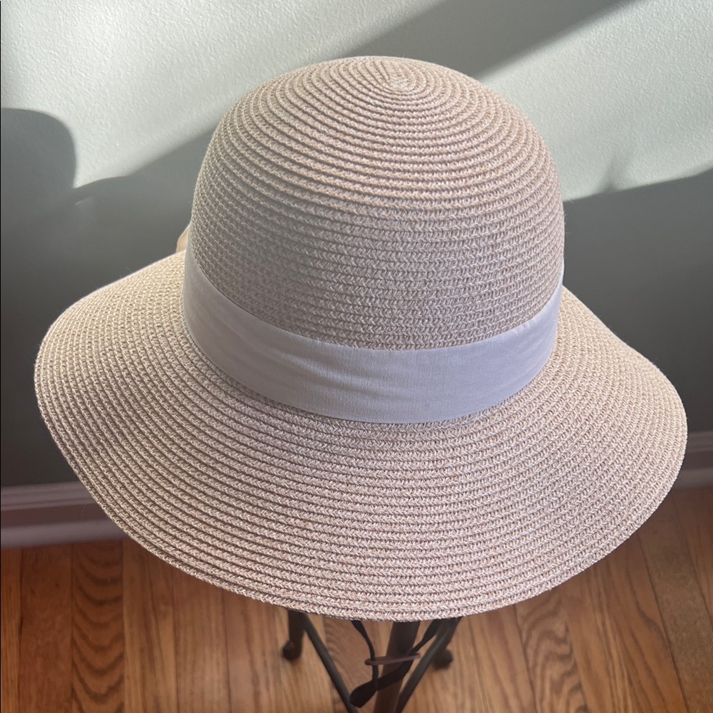 Chicc Foldable, Packable SPF 80 Beige Sun Hat with White Band